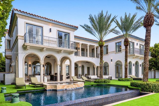 4340 N Bay Rd, Miami Beach, FL 33140