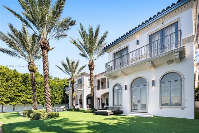 4340 N Bay Rd, Miami Beach, FL 33140