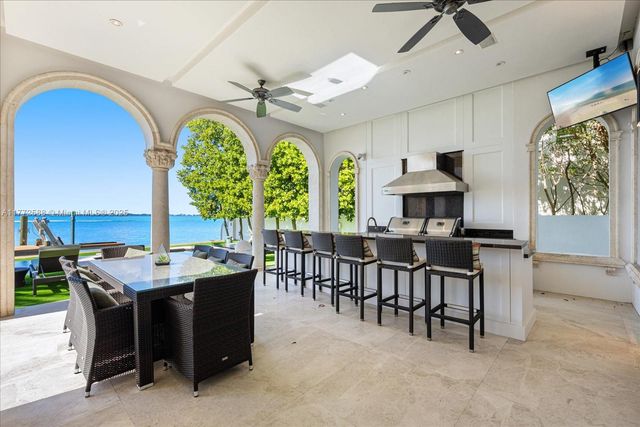 4340 N Bay Rd, Miami Beach, FL 33140