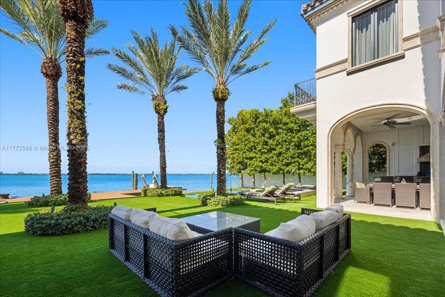 4340 N Bay Rd, Miami Beach, FL 33140