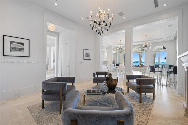 4340 N Bay Rd, Miami Beach, FL 33140