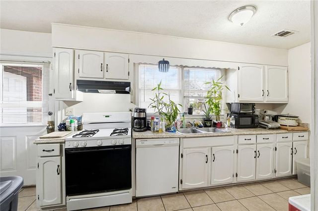 2129 Golfview SE Drive, Conyers, GA 30013