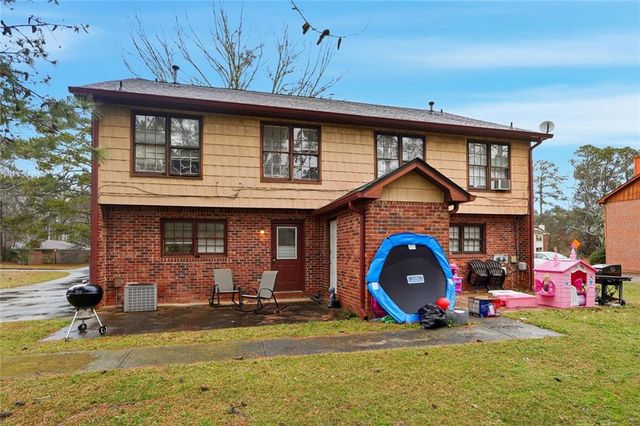 2129 Golfview SE Drive, Conyers, GA 30013