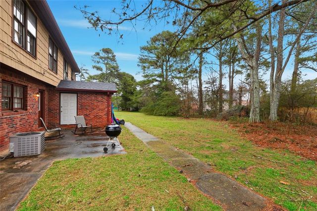 2129 Golfview SE Drive, Conyers, GA 30013