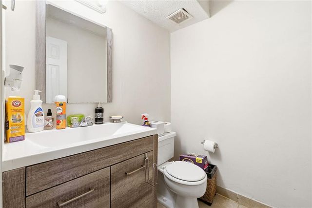 2129 Golfview SE Drive, Conyers, GA 30013