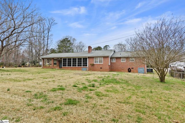 1026 Sunset Boulevard, Clinton, SC 29325