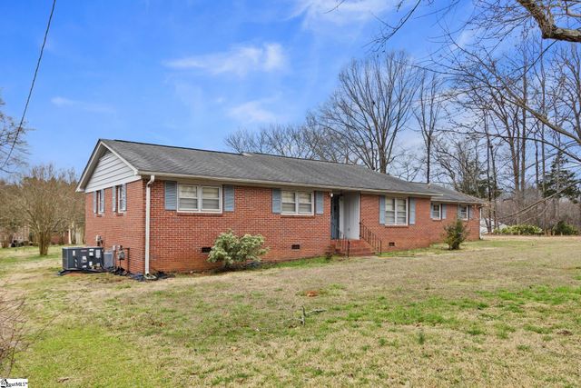 1026 Sunset Boulevard, Clinton, SC 29325