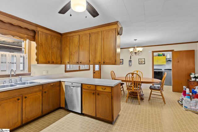 1026 Sunset Boulevard, Clinton, SC 29325