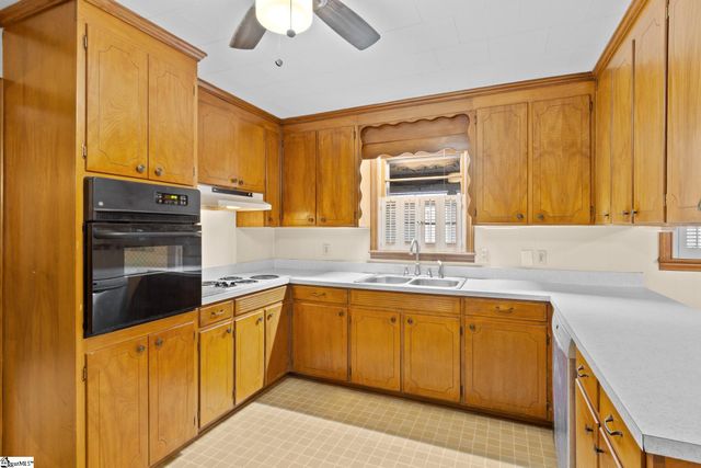 1026 Sunset Boulevard, Clinton, SC 29325