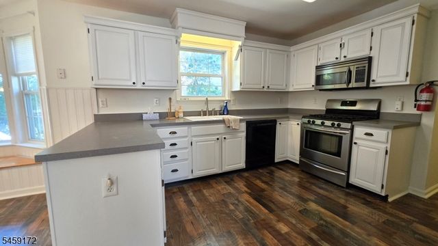 31 Summit Rd, Green Twp., NJ 07821