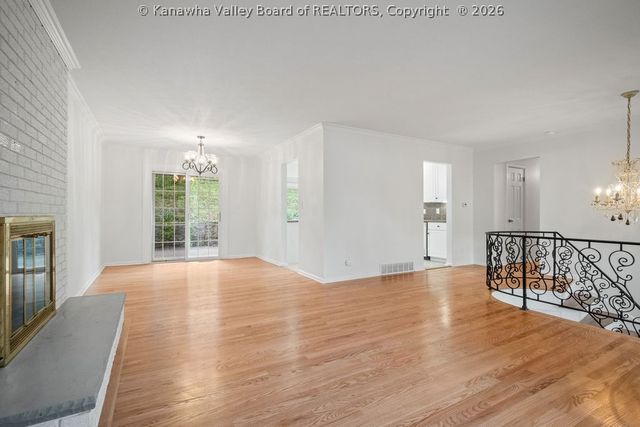 1384 Nottingham Road, Charleston, WV 25314