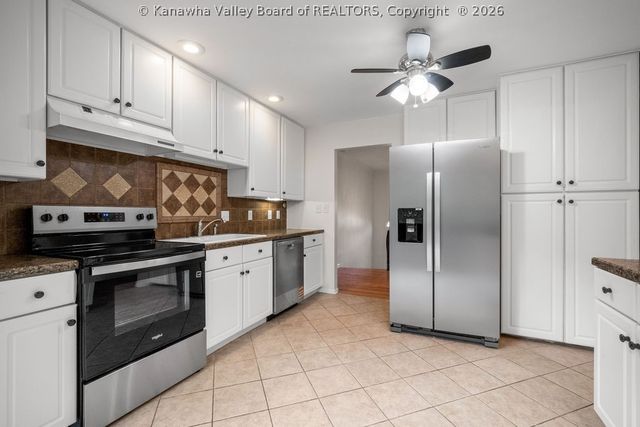 1384 Nottingham Road, Charleston, WV 25314