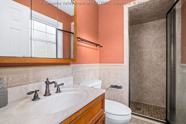 1384 Nottingham Road, Charleston, WV 25314