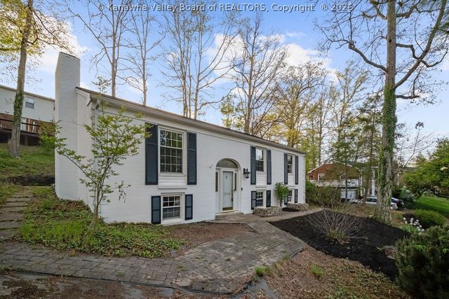 1384 Nottingham Road, Charleston, WV 25314