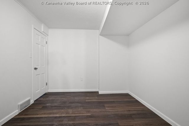 1384 Nottingham Road, Charleston, WV 25314