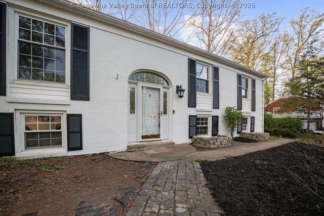 1384 Nottingham Road, Charleston, WV 25314