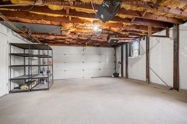 1384 Nottingham Road, Charleston, WV 25314
