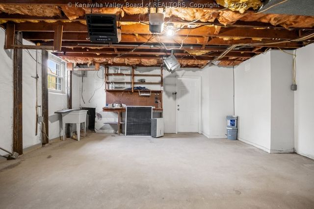 1384 Nottingham Road, Charleston, WV 25314