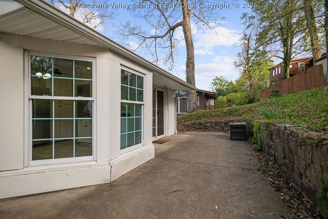 1384 Nottingham Road, Charleston, WV 25314