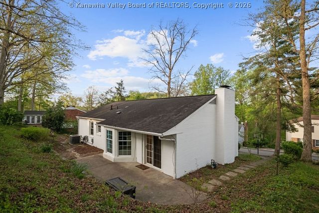1384 Nottingham Road, Charleston, WV 25314