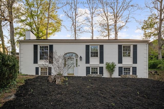 1384 Nottingham Road, Charleston, WV 25314