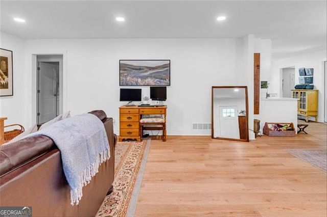 705 STEWART, Marietta, GA 30064