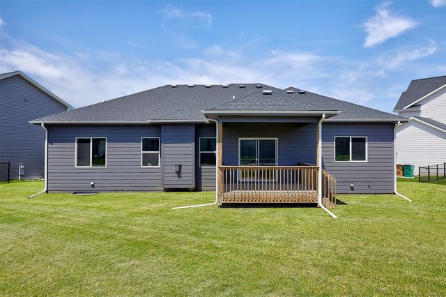 205 11th Court NW, Bondurant, IA 50035