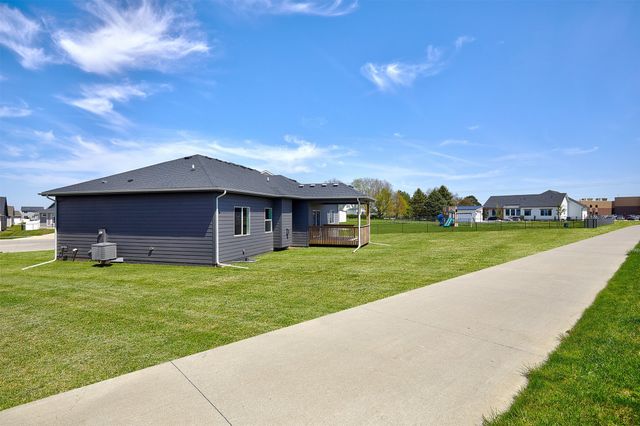 205 11th Court NW, Bondurant, IA 50035