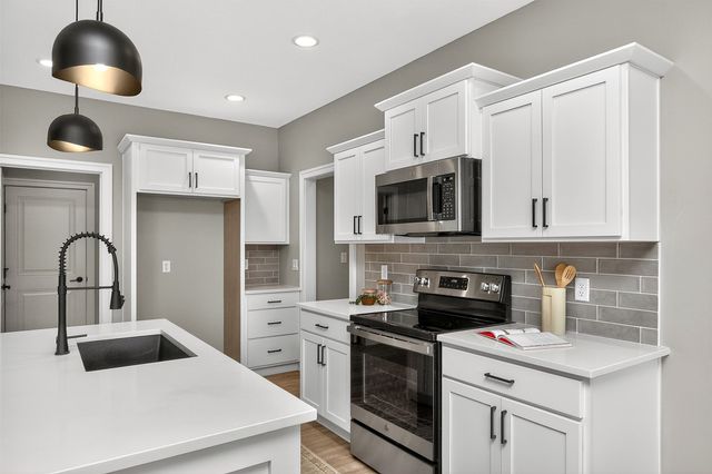 205 11th Court NW, Bondurant, IA 50035