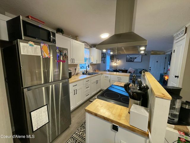 8582 W Park LOOP, Rathdrum, ID 83858