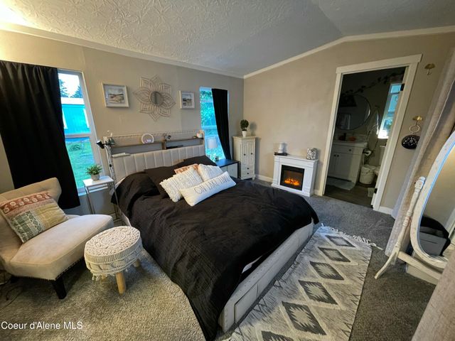 8582 W Park LOOP, Rathdrum, ID 83858