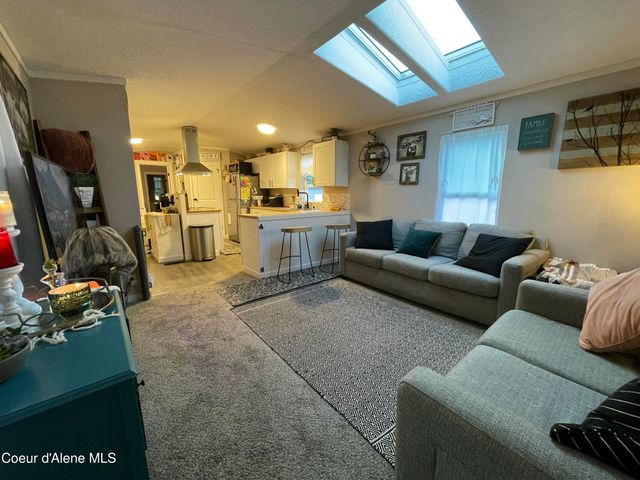 8582 W Park LOOP, Rathdrum, ID 83858