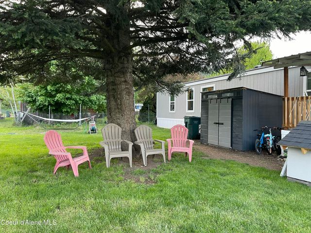 8582 W Park LOOP, Rathdrum, ID 83858