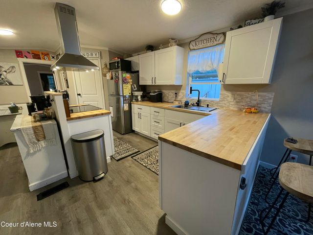 8582 W Park LOOP, Rathdrum, ID 83858