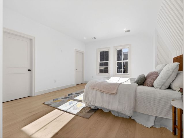 202 Powder House Blvd 2, Somerville, MA 02144