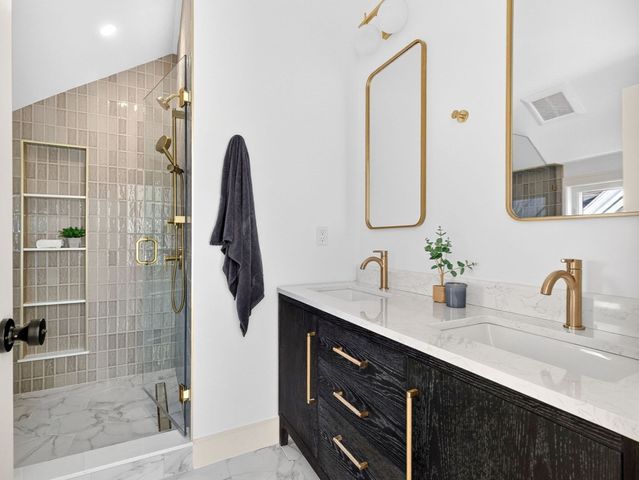 202 Powder House Blvd 2, Somerville, MA 02144
