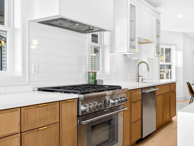 202 Powder House Blvd 2, Somerville, MA 02144