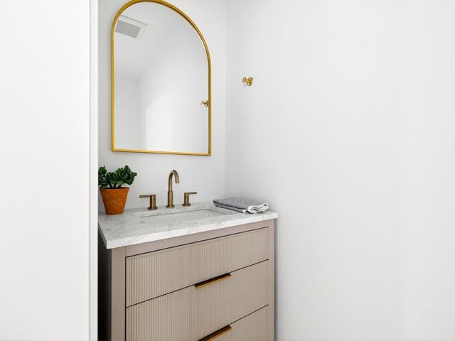 202 Powder House Blvd 2, Somerville, MA 02144