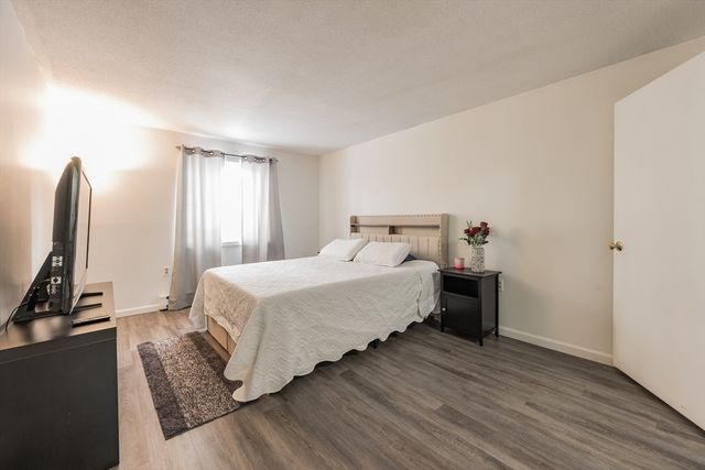 144 Thissell Ave 11, Dracut, MA 01826