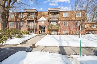 144 Thissell Ave 11, Dracut, MA 01826