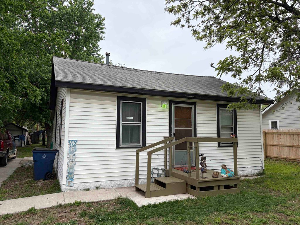 1721 S FERN STREET, Wichita, KS 67213
