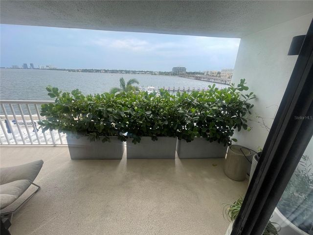 2 ADALIA AVENUE 302, Tampa, FL 33606