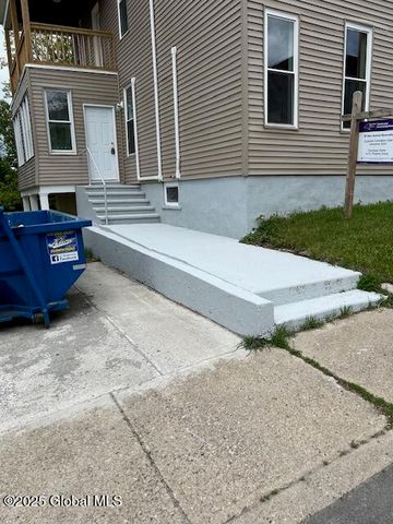 38 Glen Avenue, Amsterdam, NY 12010