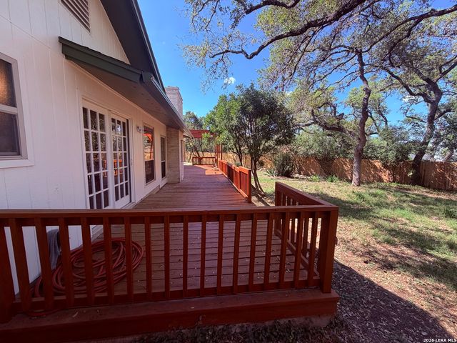 437 Sagecrest, San Antonio, TX 78232