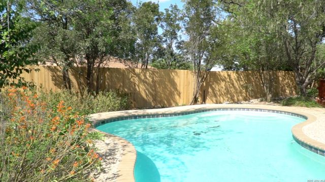 437 Sagecrest, San Antonio, TX 78232