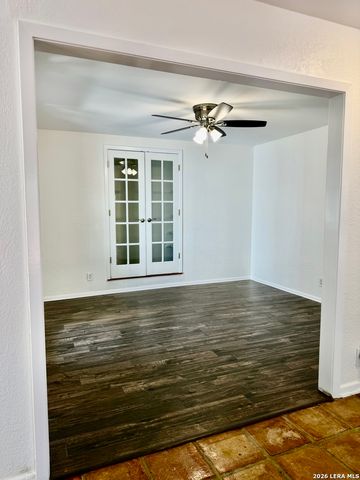 437 Sagecrest, San Antonio, TX 78232