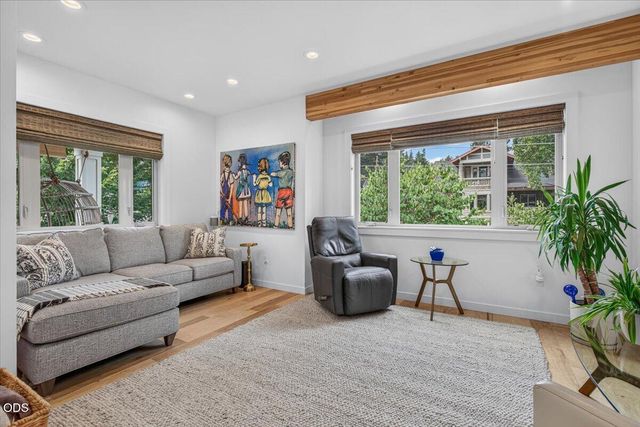 533 Fairview Street, Ashland, OR 97520