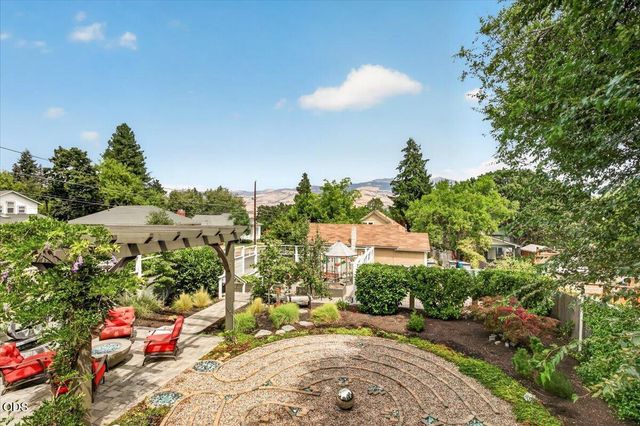 533 Fairview Street, Ashland, OR 97520