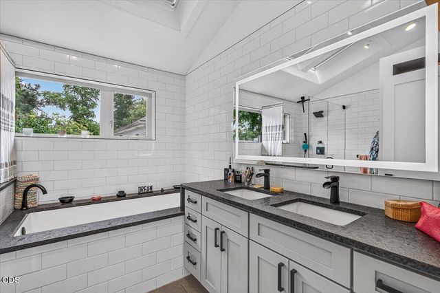 533 Fairview Street, Ashland, OR 97520