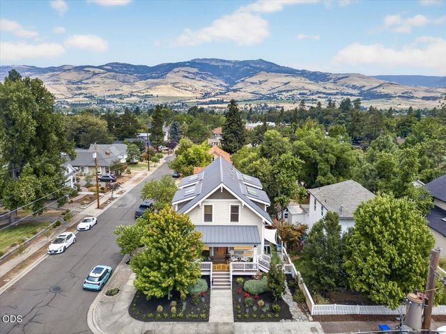 533 Fairview Street, Ashland, OR 97520